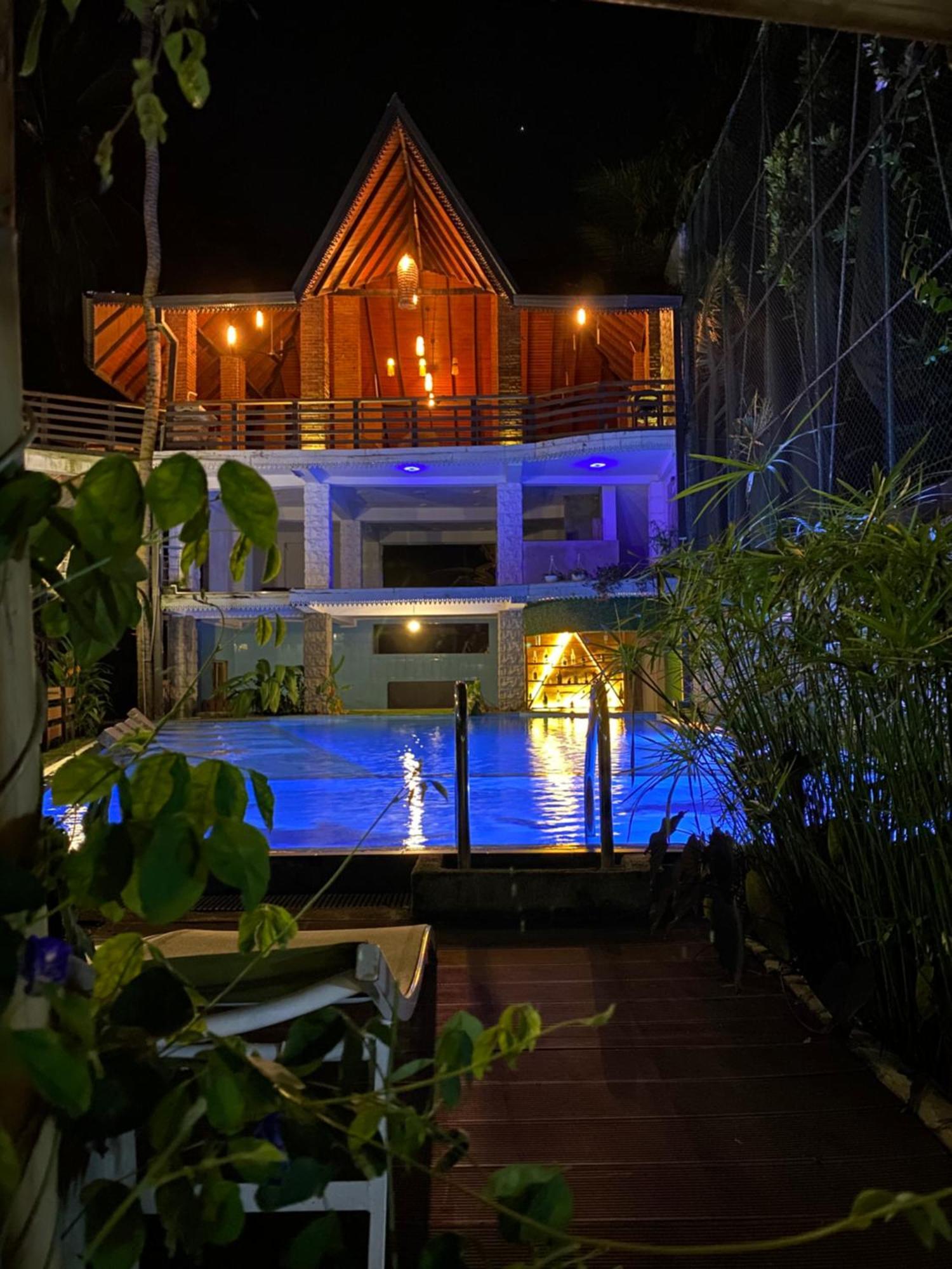 Hotel Tinaya Dambulla Esterno foto