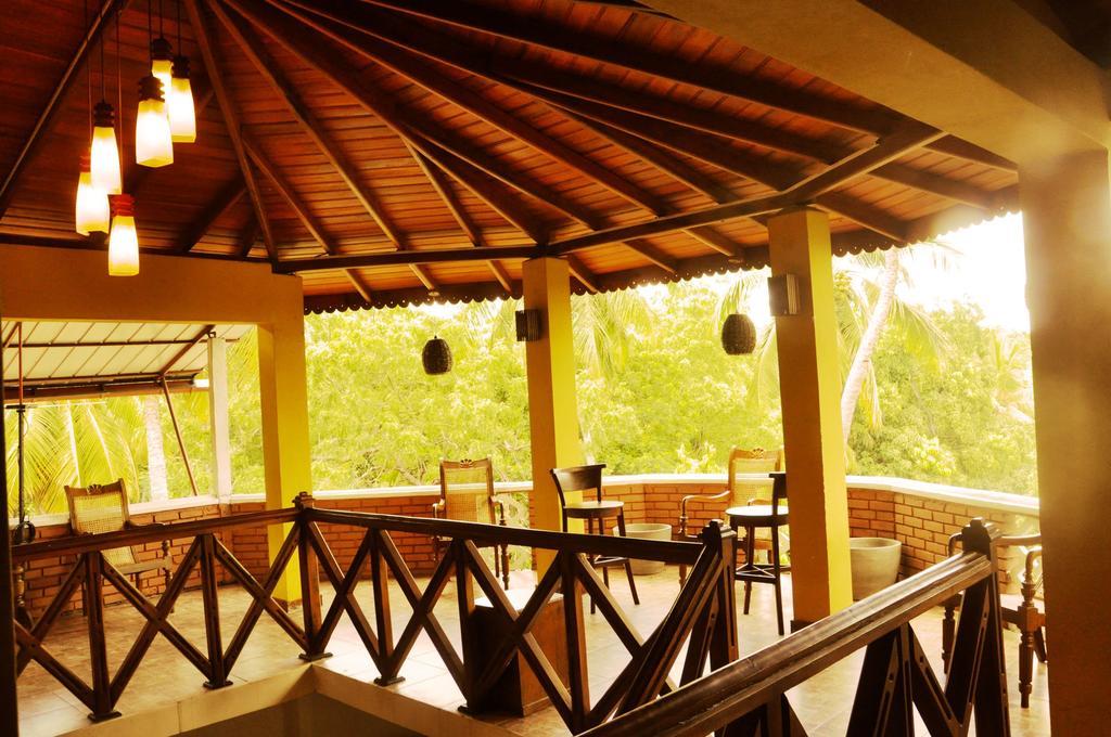 Hotel Tinaya Dambulla Esterno foto