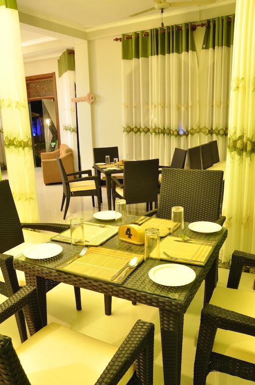 Hotel Tinaya Dambulla Esterno foto